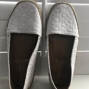 NWOT. Women’s white Espadrilles.